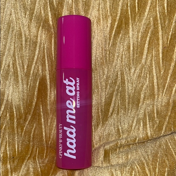 Pink Setting Spray - Picture 4 of 5